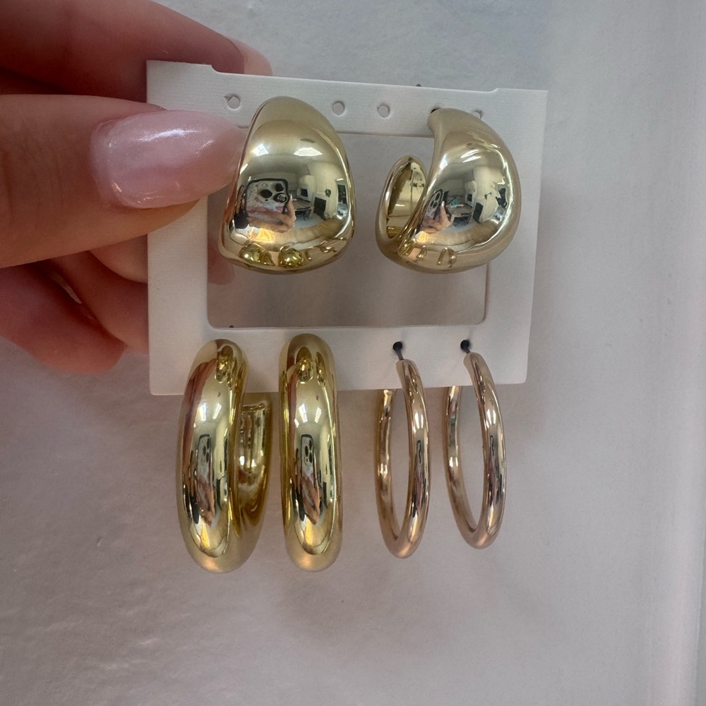 Elegant Gold Hoop Earring Set